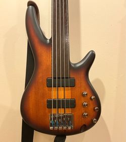 Ibanez Srf705 Fretless 5 String Bass