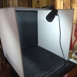 1.5' X 1.5' Photo booth