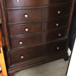 42”wx21”dx50”h Very Good Condition Solid wood dresser