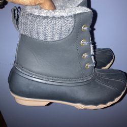 Girls/Kids Rain/Snow Boots Size 2