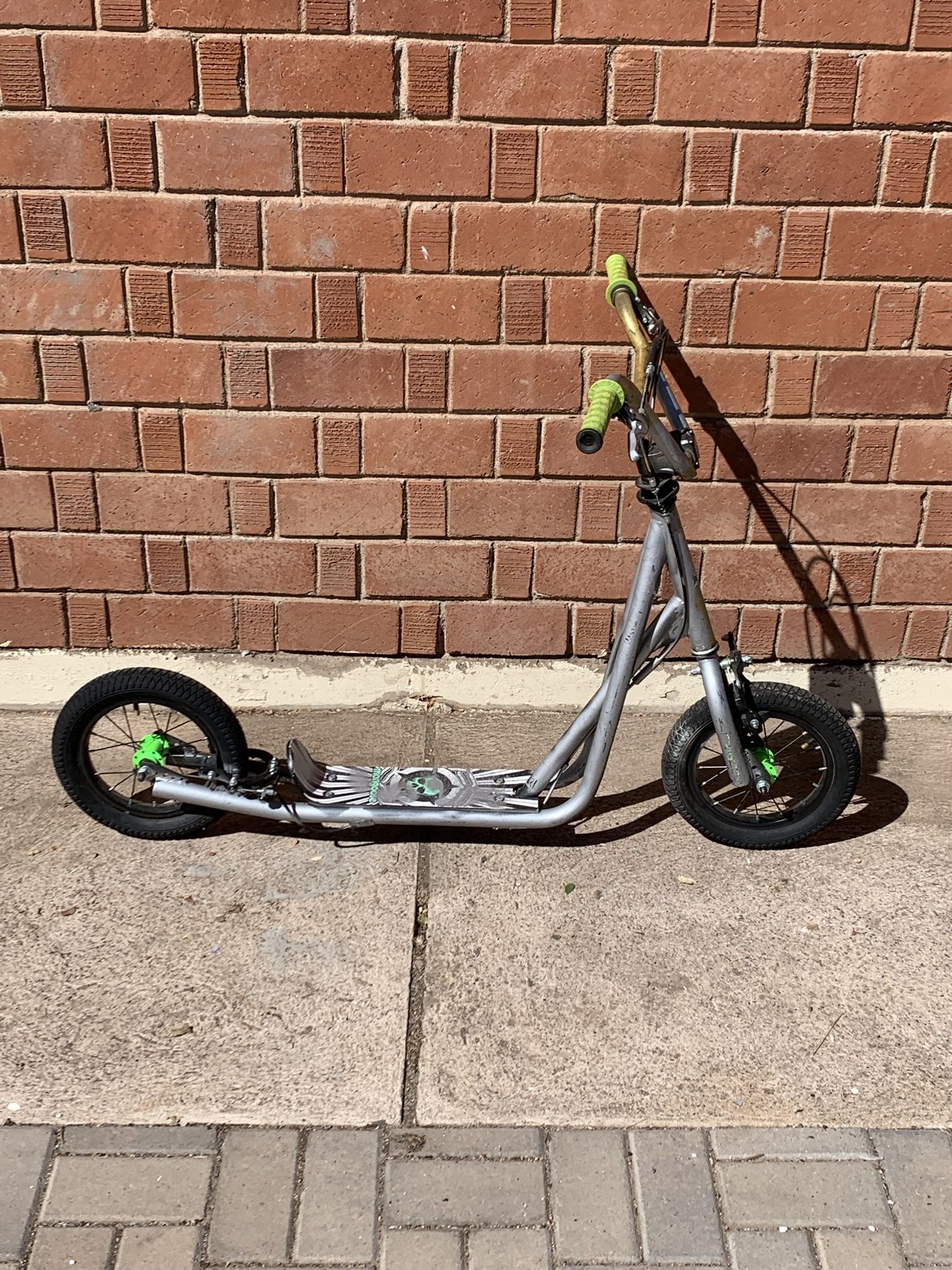Mongoose Scooter Expo Kick BMX Green & Grey