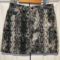 Zara denim snakeskin mini skirt Size Small