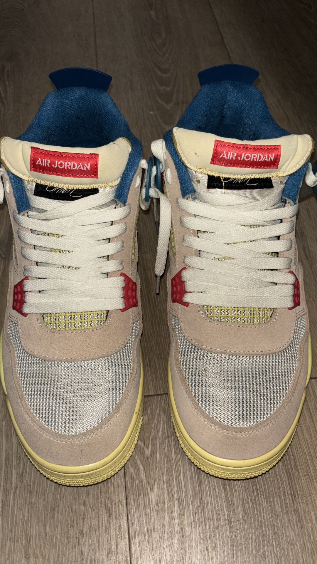 Jordan 4 Union Light Guava