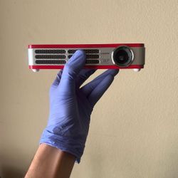 Qumi HD Pocket Projector 