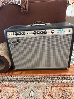 Fender ’68 Custom Vibrolux Reverb reissue