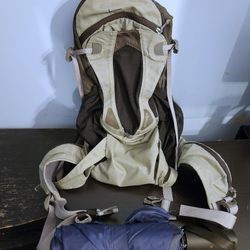 Last Drop**Rei Pure Runners/Cyclist pack (small 19L)