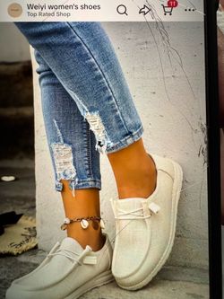 Women’s round toe lightweight slip on sneakers