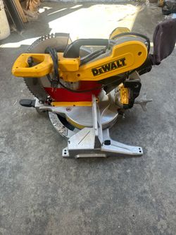 dewalt chapsaw