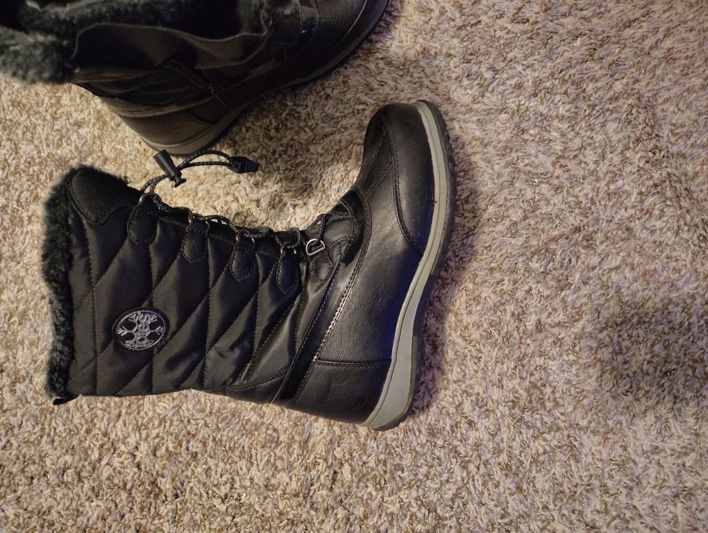 Like New Women Totes Winter Boots