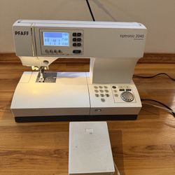 Pfaff Tiptronic 2040 Sewing  Machine