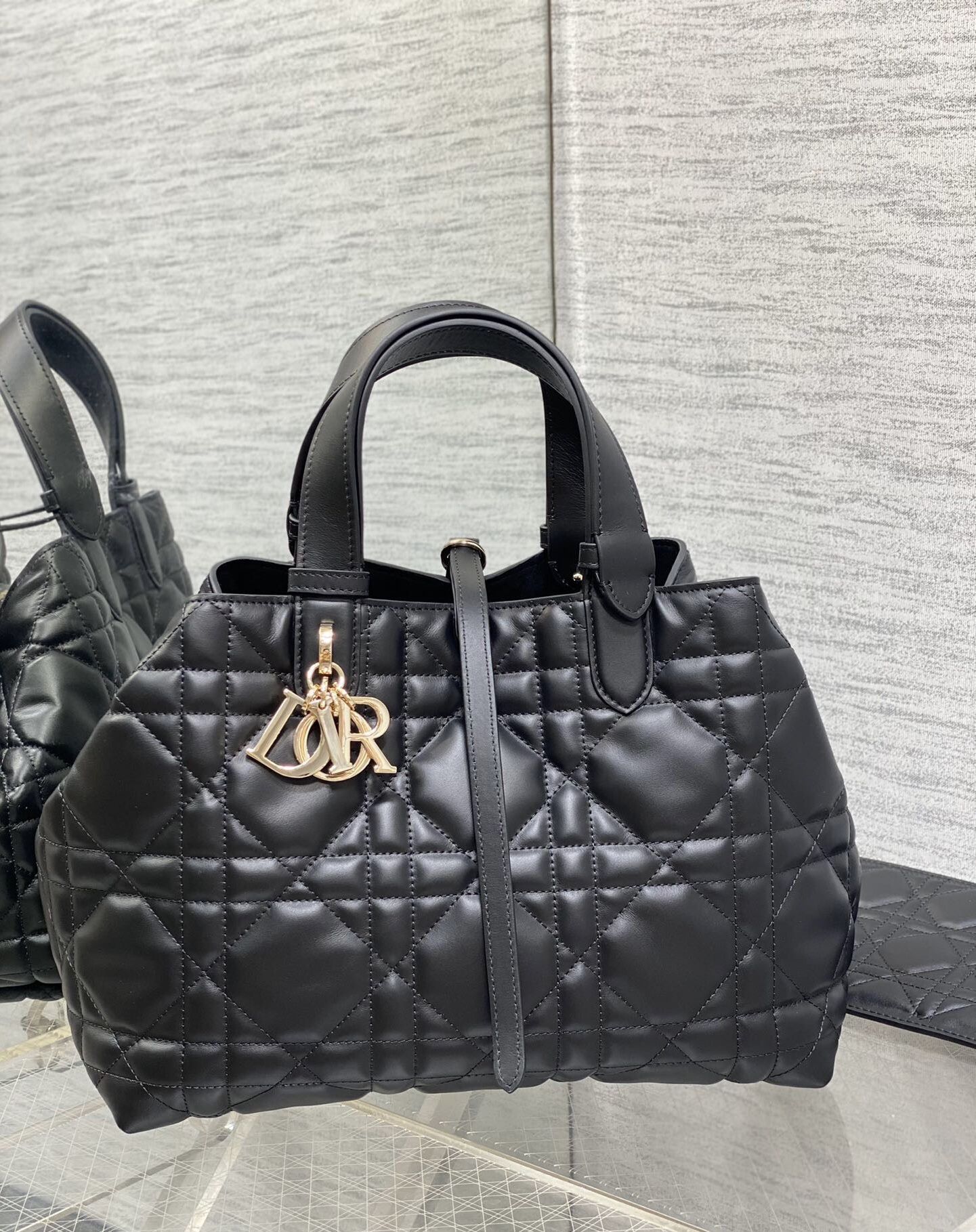 Dior black diamond handbag, elegance never out of style(141)58
