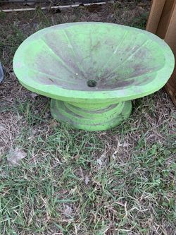 Beautiful Concrete Garden Pot, 24 Inch Round