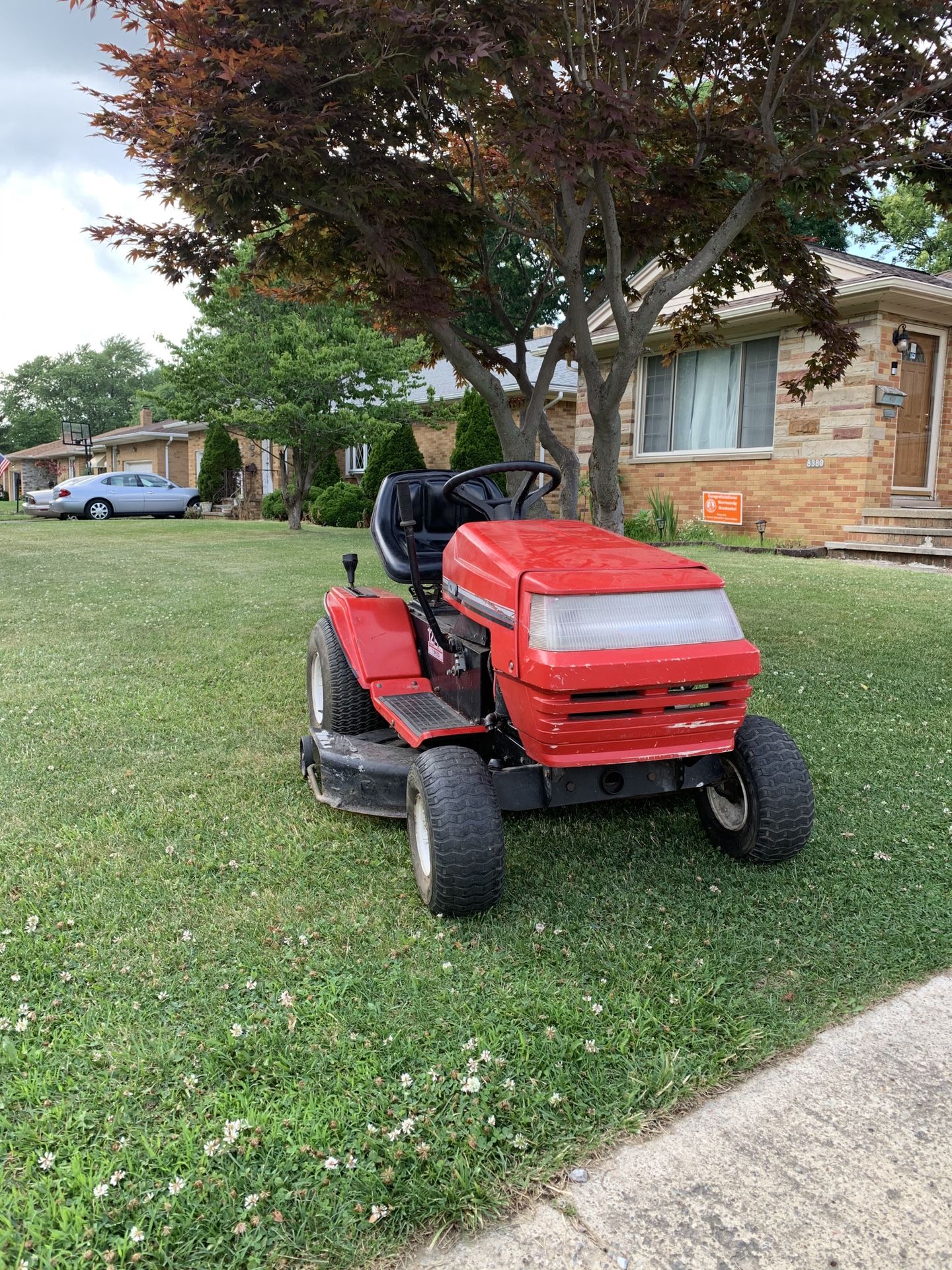 Riding lawn mower tractor