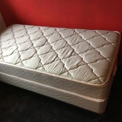 Twin mattress and box