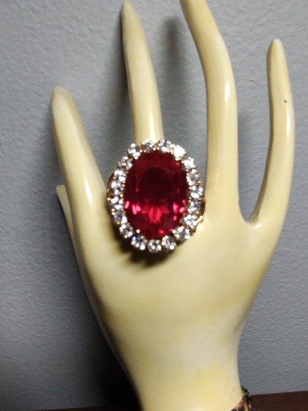Ladies 14 Kt Gold And Diamond Ring