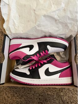 Jordan 1 low Black Active Fuchsia Women’s 7.5