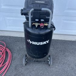  20 GALLON HUSKY AIR COMPRESSOR