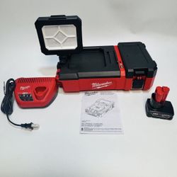 🚀 Milwaukee PACKOUT Flood Light with USB-Charging M12 + M12 Battery + M12 Charger 