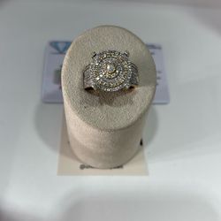 10kt 11.2 Grams Diamond Ring 
