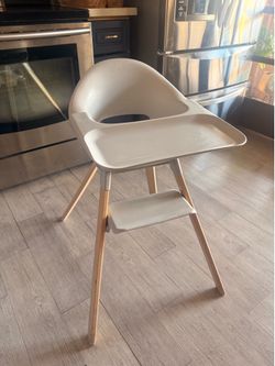 Stokke Clikk High Chair – White/Natural Wood