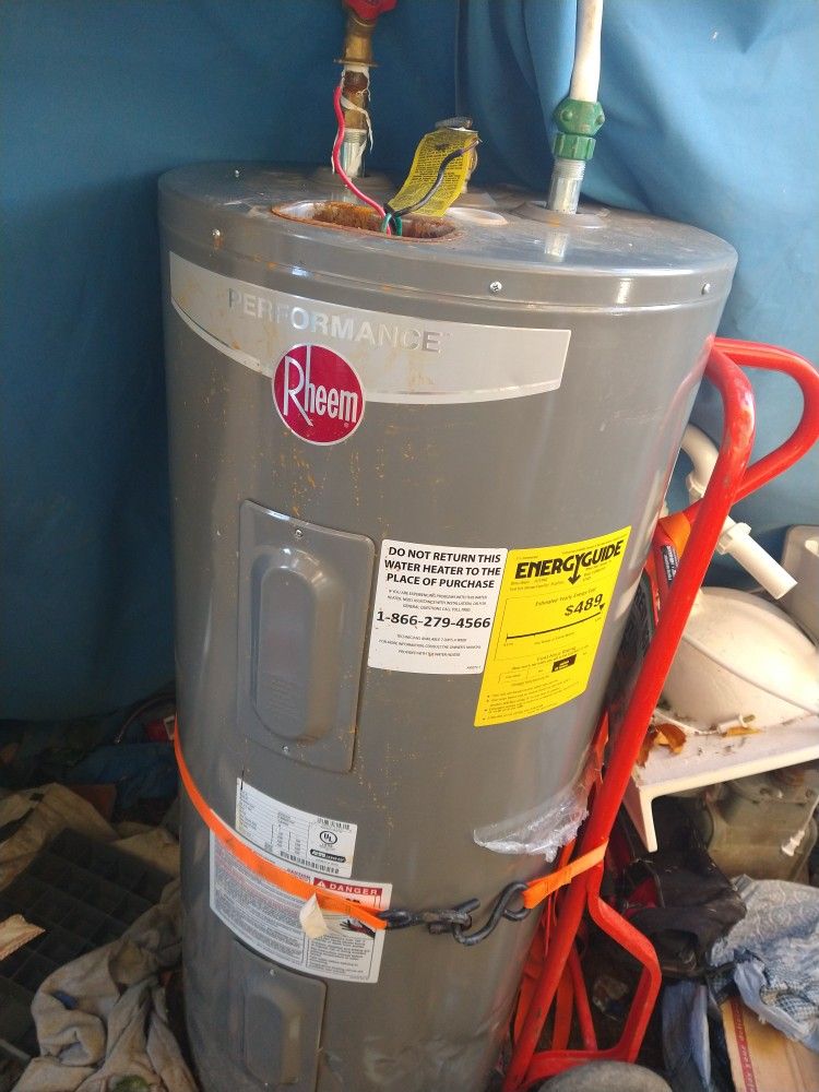 40 Electric Gallon Hot Water Tank Like 6 Months Old
