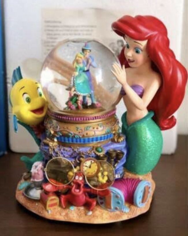 Rare Disney Store Japan Little mermaid musical Snow / water globe