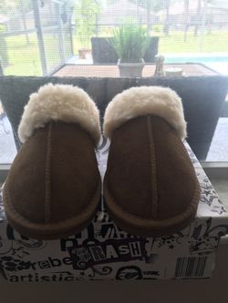 New Slippers Size 7