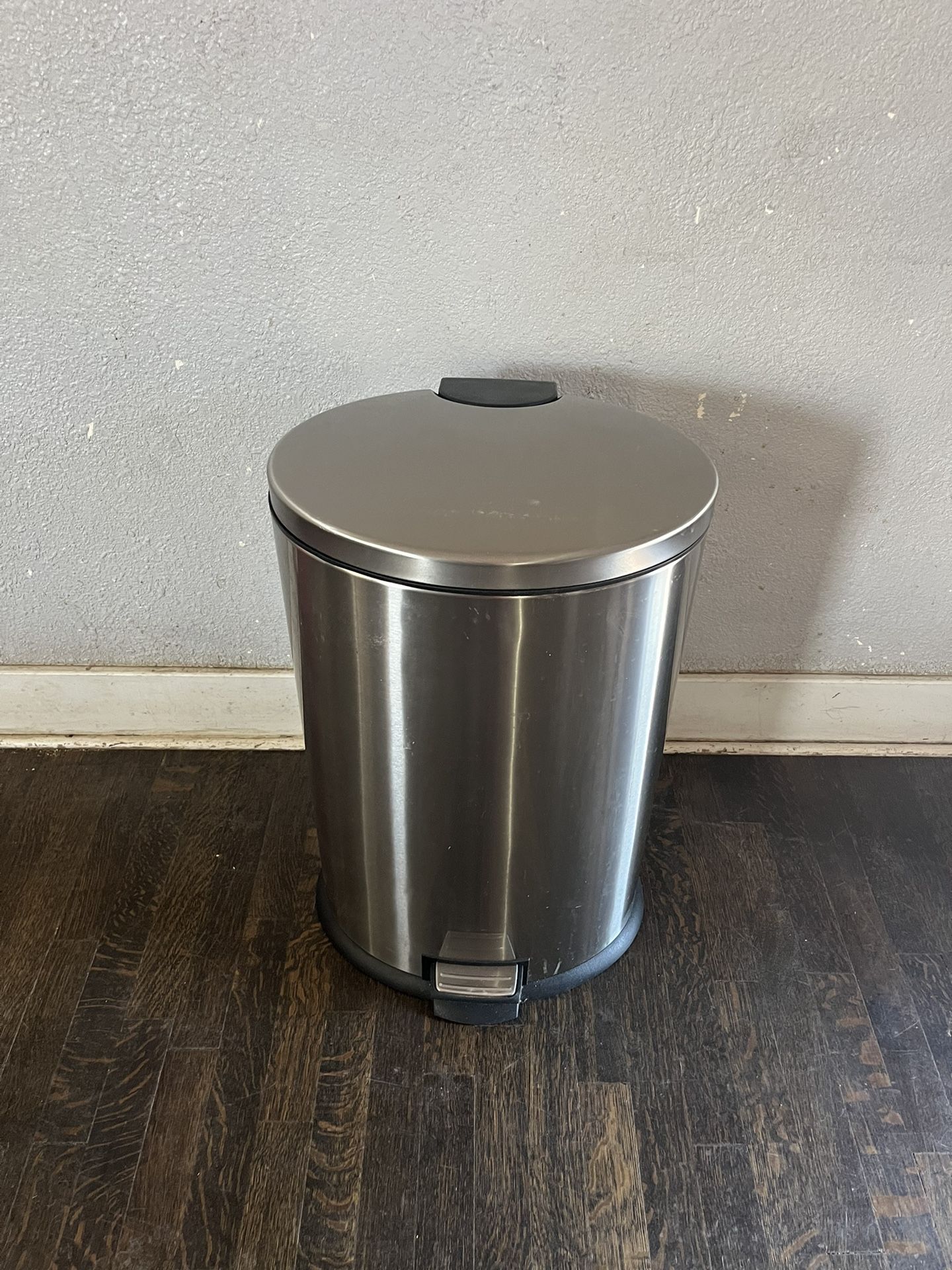 10.5 Gallon Trash Can Stainless Steel Oval Kitchen Step Trash Can 