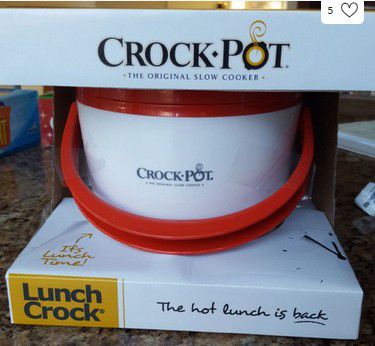 Lunch crockpot in red and white