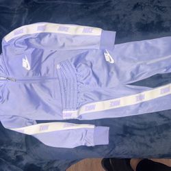 Nike 2 Pieces$10