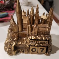 Hallmark Harry Potter Perpetual Calendar- Pre-owned