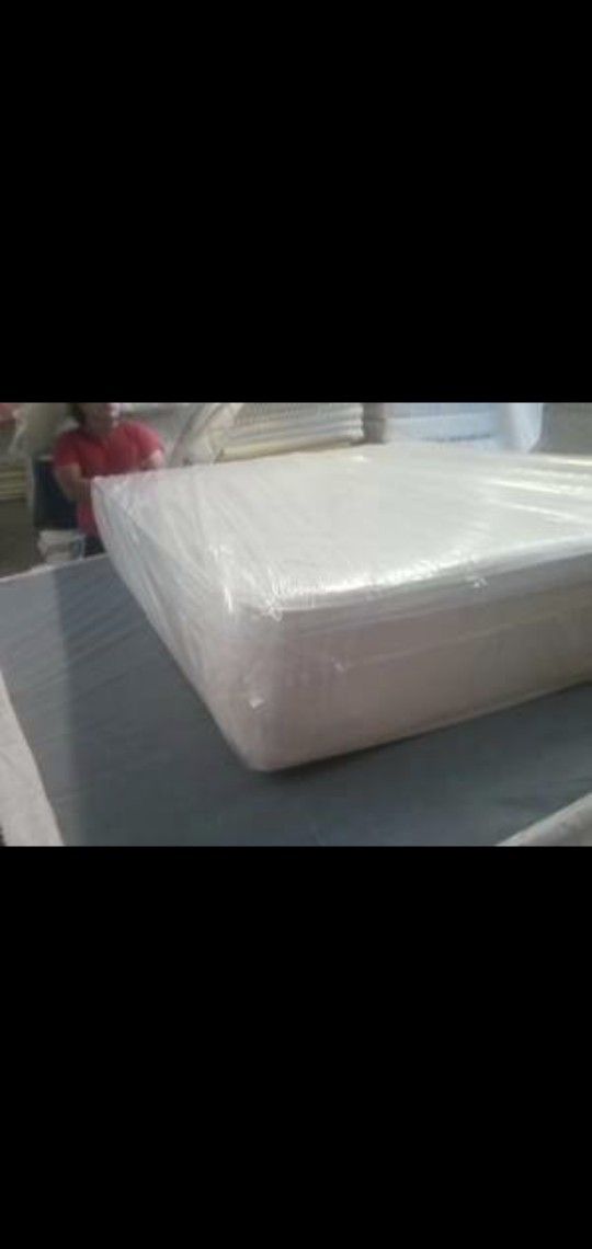 King size thick double pillow top bed can deliver