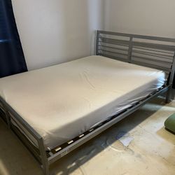 SILVER BED FRAME & SPACIOUS QUEEN SIZE MATTRESS