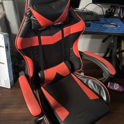 Gaming Desk, Chair, Monitor, Keyboard And mic