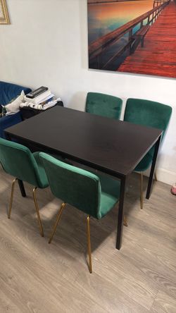 Small table and 4 chairs