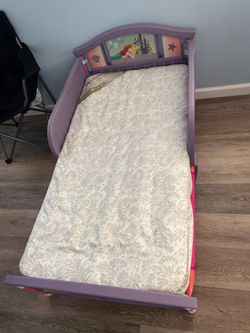Toddler bed