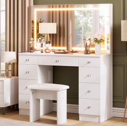 Makeup vanity