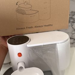 Smart Wireless Pet Water Fountain,2025 Upgraded Pet Water Fountain No Filter,3.5L/118oz Ultra-Quiet Design,Rechargeable Automatic Water Dispenser for 