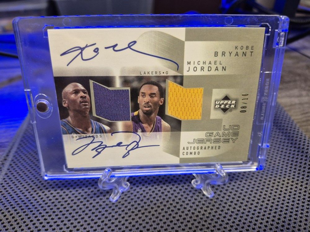 MICHAEL JORDAN / KOBY BRYANT UPPER DECK 2003 BASKETBALL CARD / AUTO COMBO