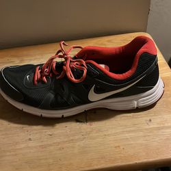 Men’s Nike Revolution 2.