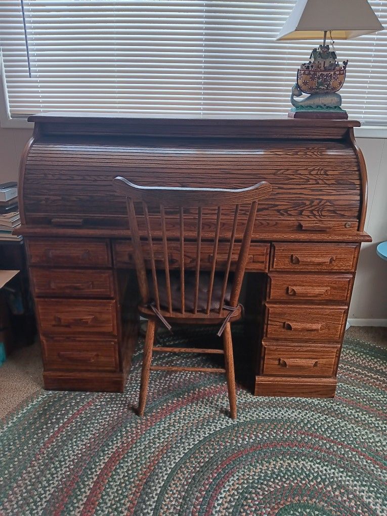 Vintage Solid Oak !!Roll Top Desk! With Chair $200 OBO