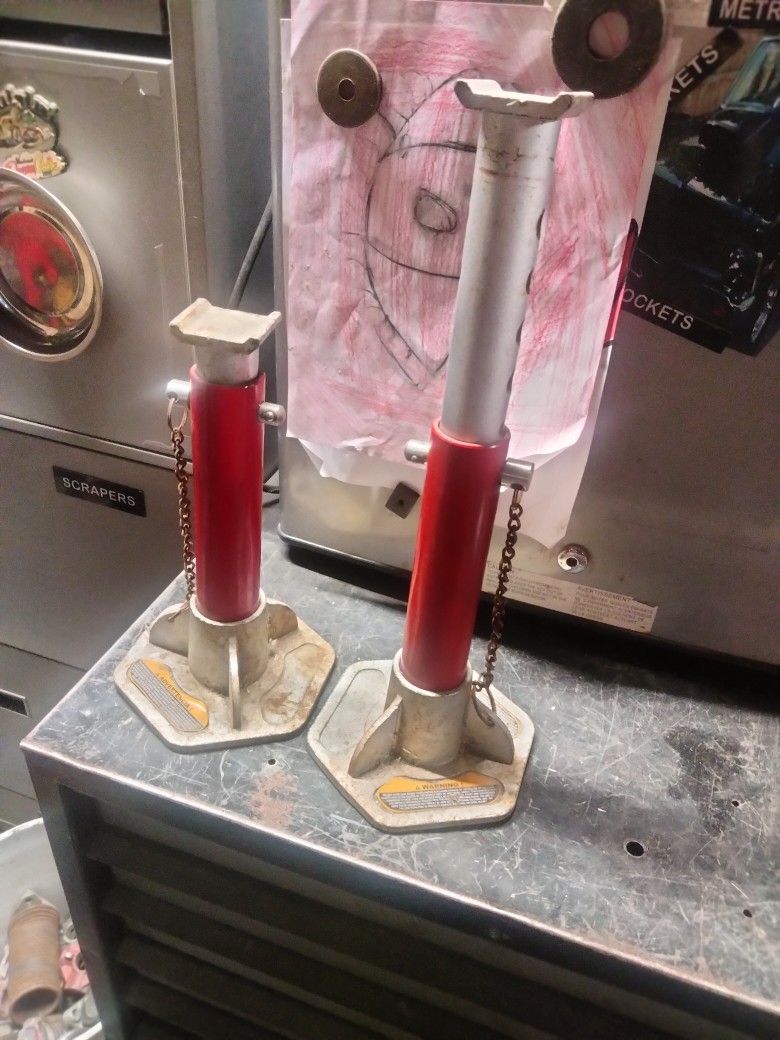 Set Of 2 Jack Stands..Used For Racecar..... Good For Tractor Lawn Mower..