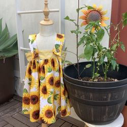 Heather Sue Sews Sunflower Dress Kids Size 4/5 NEW