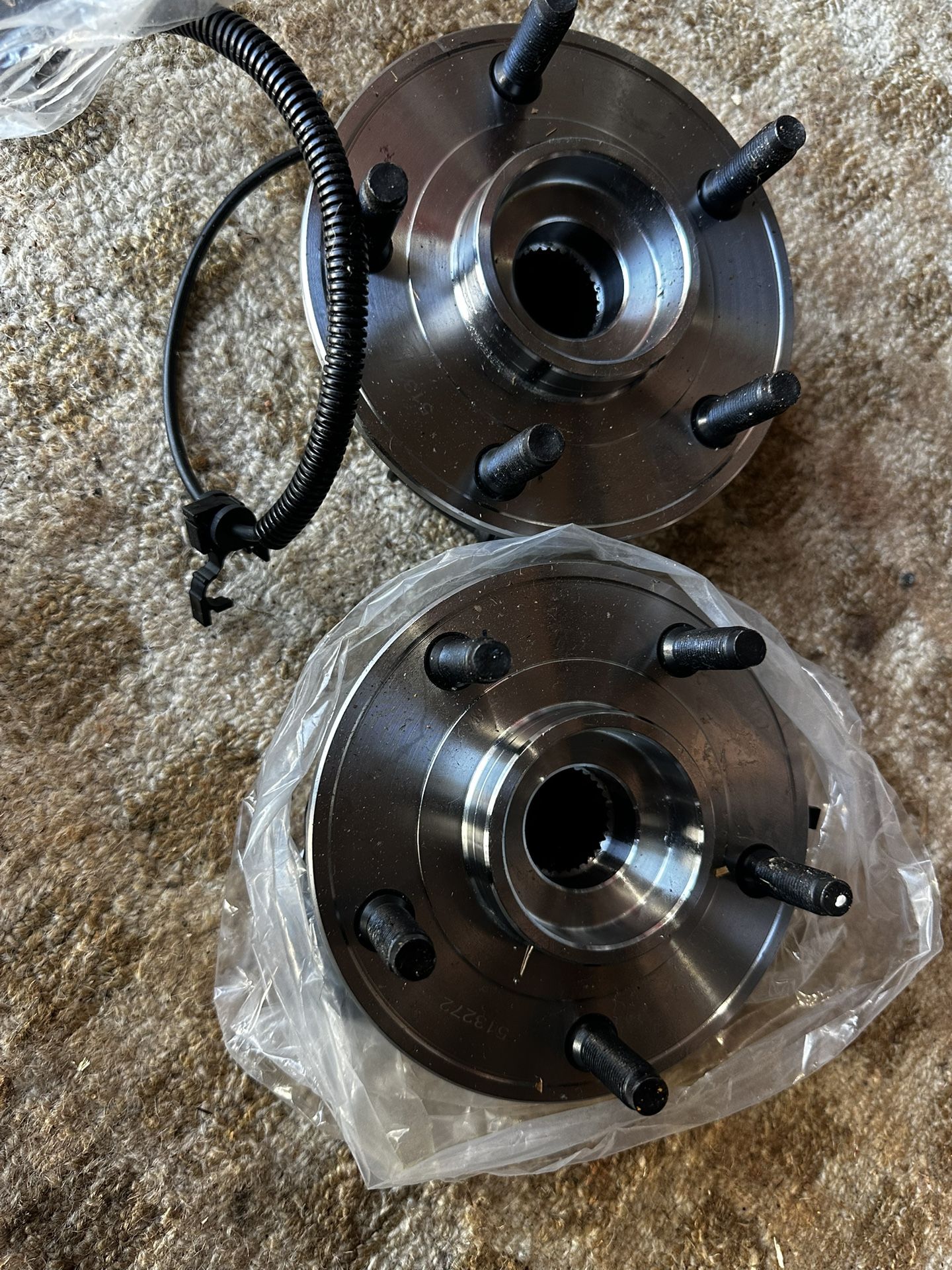 MOOG 513272 Wheel Bearing and Hub Assembly for Jeep Wrangler