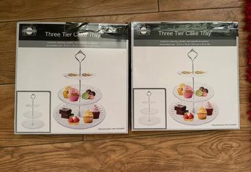 three-tier cake tray