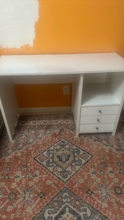Desk table