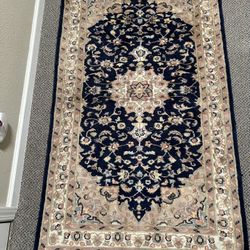 Elegant Wool Rug – Approximate size: 3’ x 5’