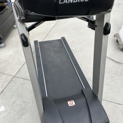 Landice L8 Treadmill 