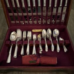 Holmes & Edward Silverware Set