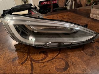 TESLA MODEL S RIGHT HEADLIGHT RH (REFRESH BASE)